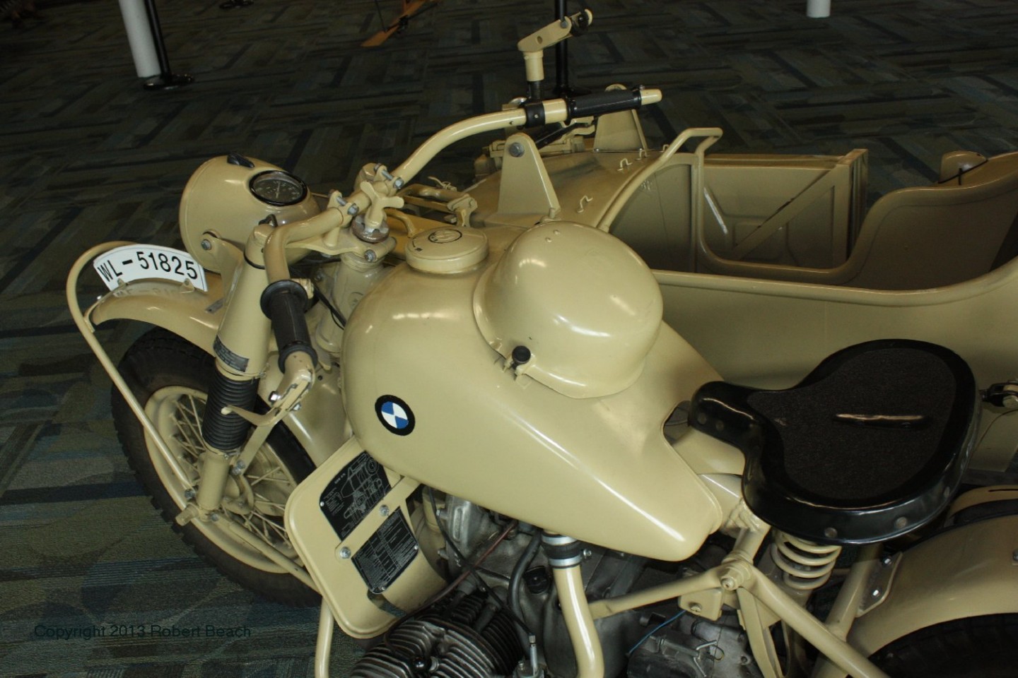BMW_Mtrcycle_sidecar_cycle_top center_frm left